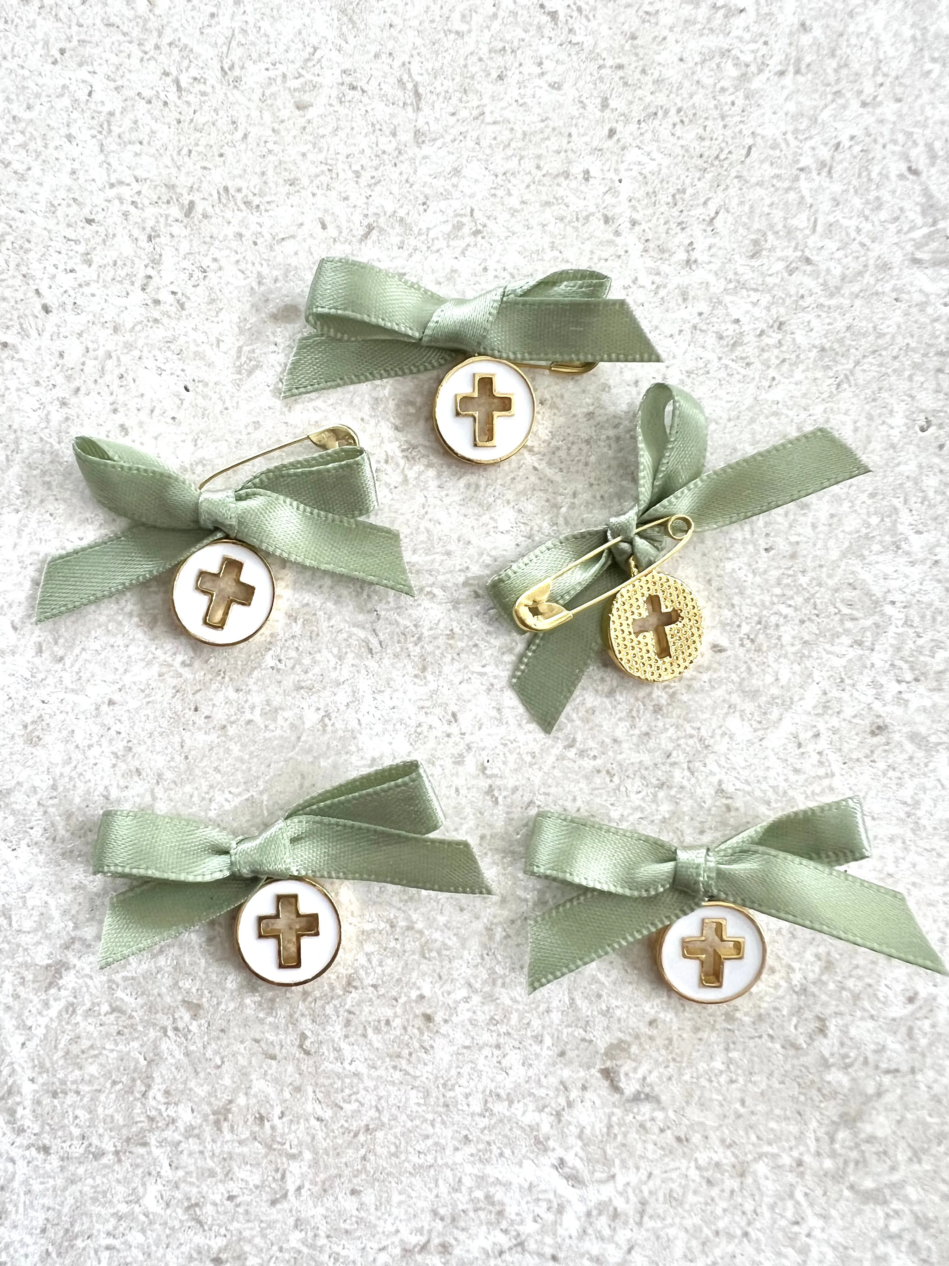 GOLD AND WHITE ROUND CROSS CHARM